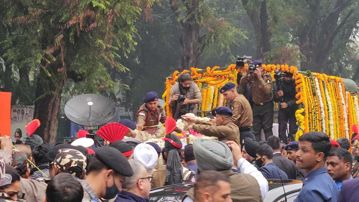 दिल्ली के निगम बोध घाट पहुंचा मनमोहन सिंह का पार्थिव शरीर, कुछ ही देर में होगा अंतिम संस्कार